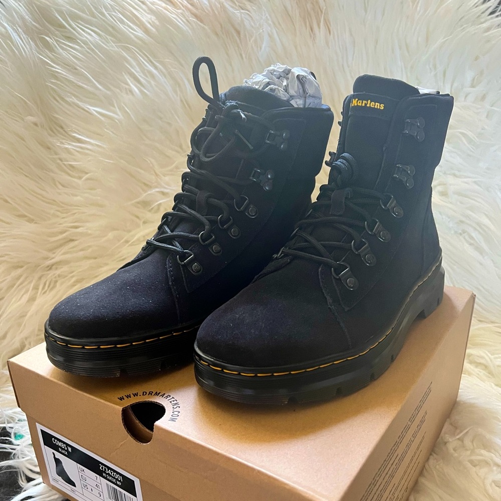 Dr. Martens
Combs Casual Boot- Black Hi Suede